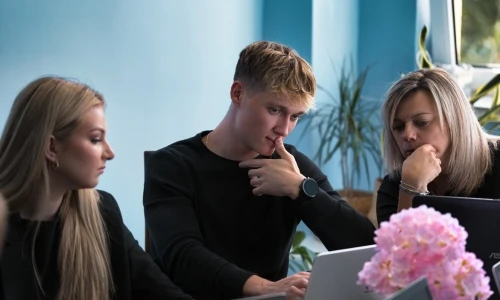 doradcy kredytowi elblag w biurze